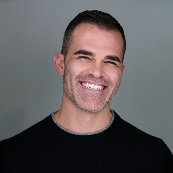 Dr. Cristian Pavel